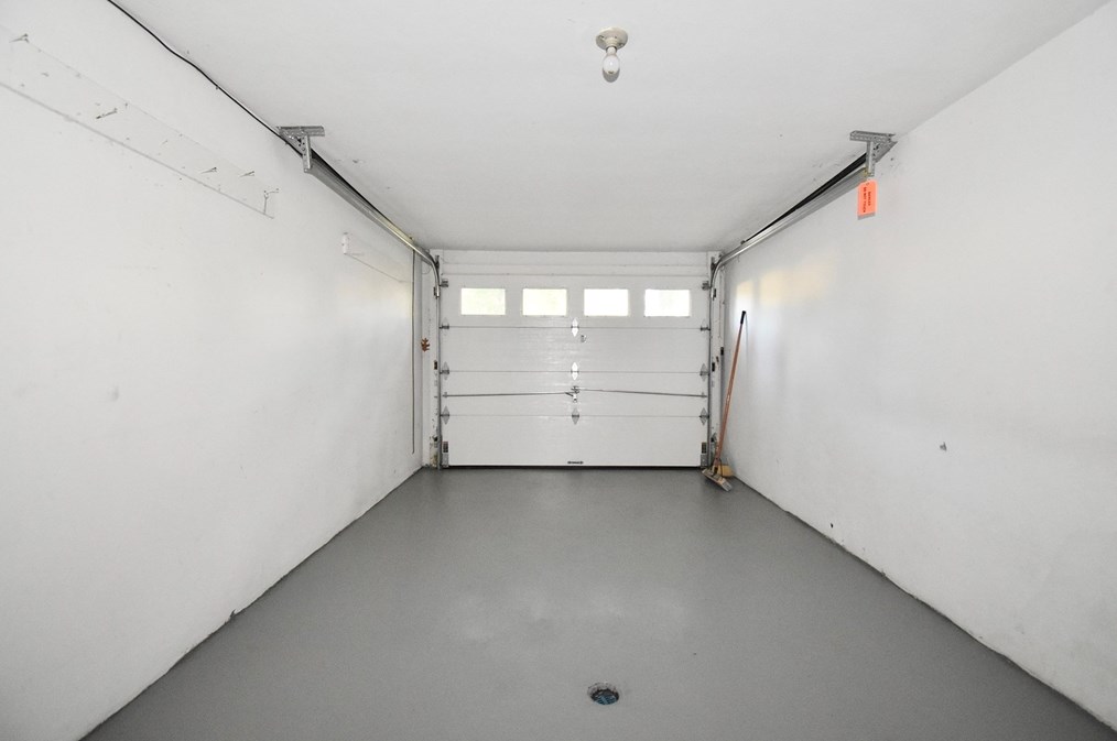 442 Prospect St, Chicopee MA 01013-4047 exterior