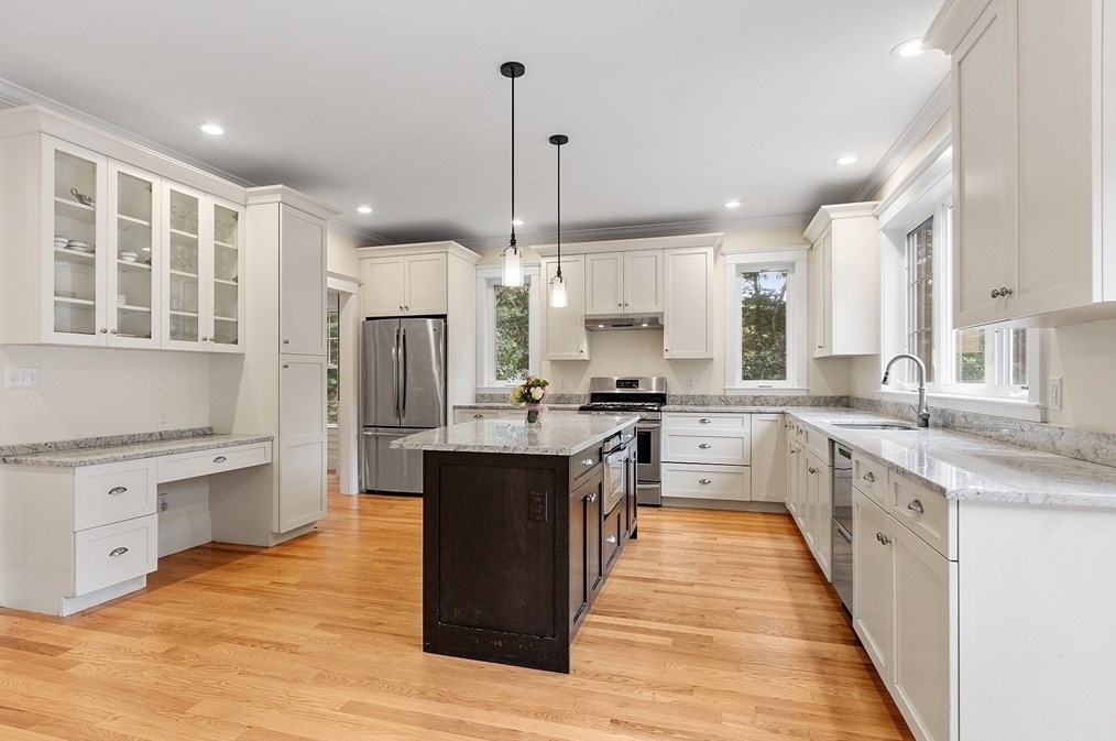 42 Fox Run Rd, Bolton, MA 01740 exterior