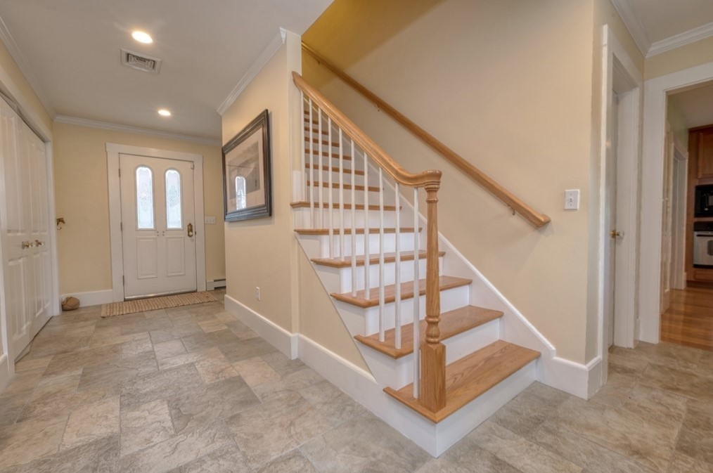 302 Pleasant St, Weymouth MA 02190-2621 exterior