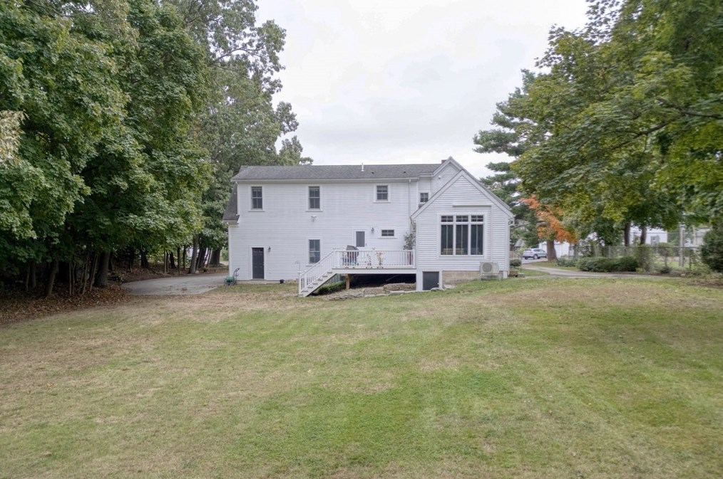 302 Pleasant St, Weymouth MA 02190-2621 exterior