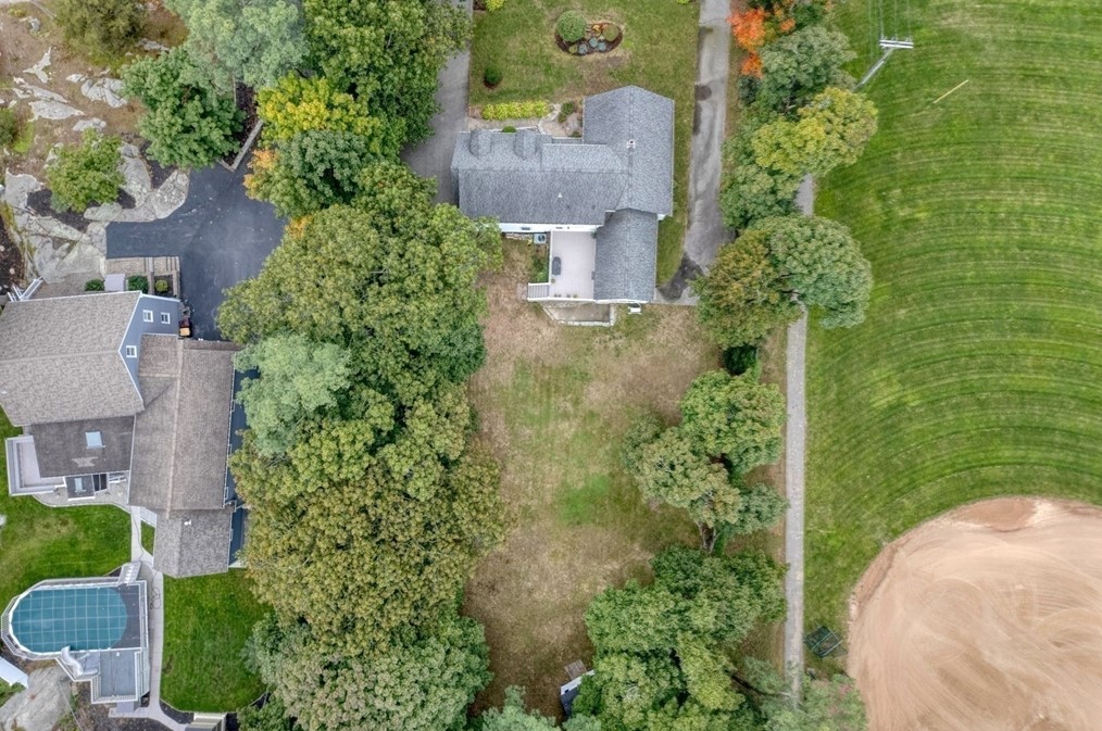 302 Pleasant St, Weymouth MA 02190-2621 exterior