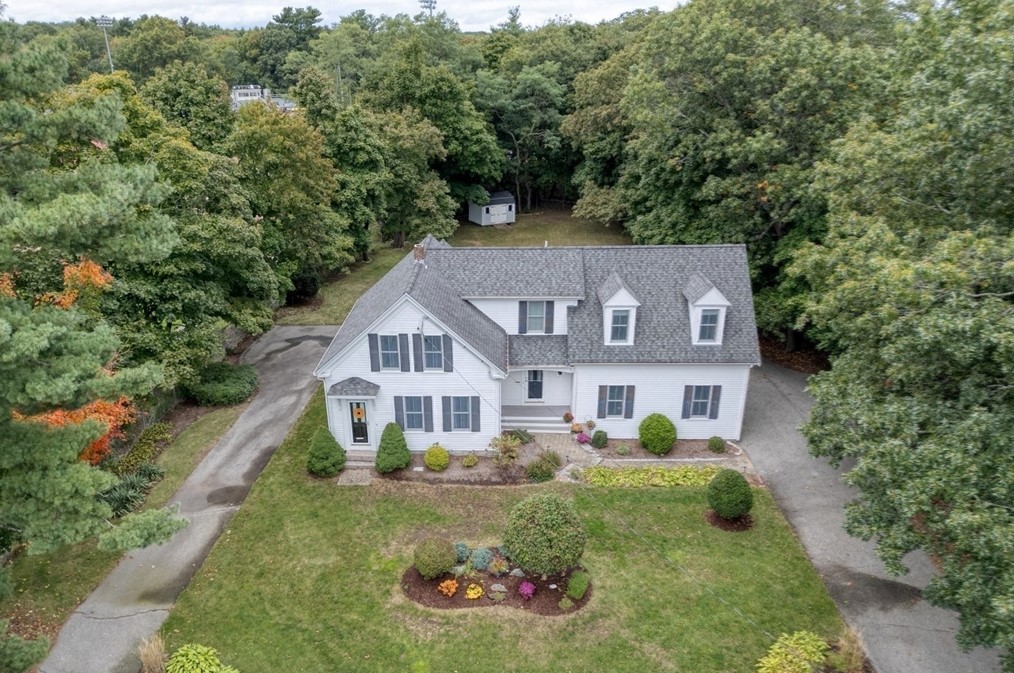 302 Pleasant St, Weymouth MA 02190-2621 exterior