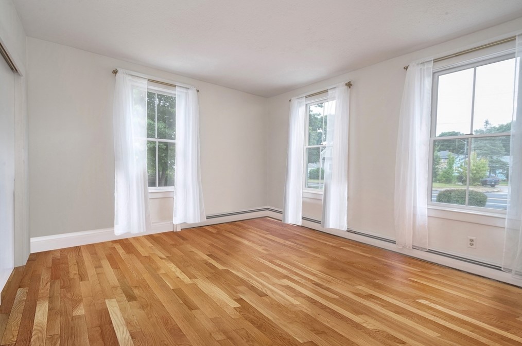 302 Pleasant St, Weymouth MA 02190-2621 exterior