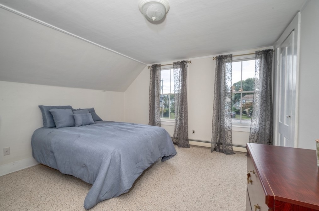 302 Pleasant St, Weymouth MA 02190-2621 exterior