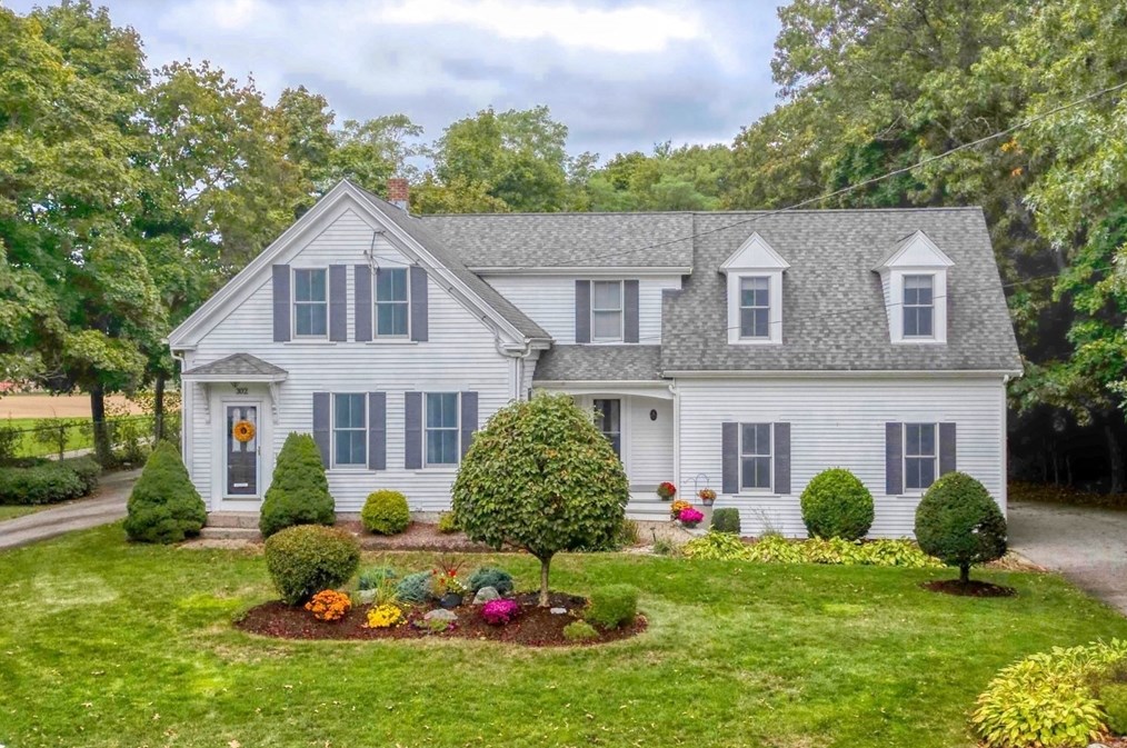 302 Pleasant St, Weymouth MA 02190-2621 exterior