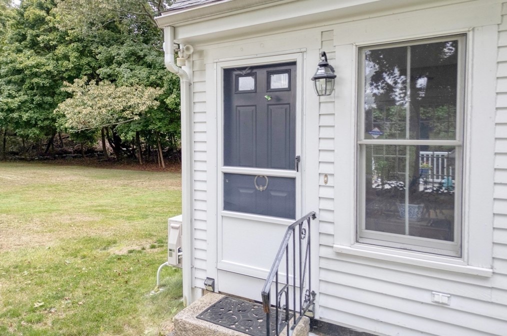 302 Pleasant St, Weymouth MA 02190-2621 exterior