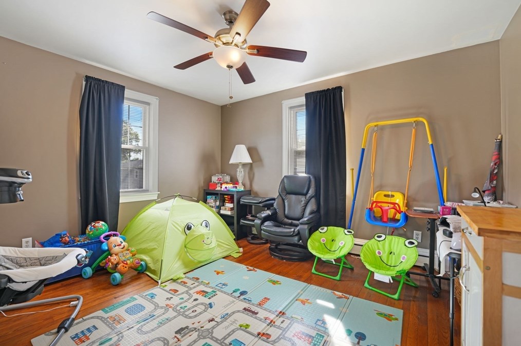 55 Lexington Ave, Dartmouth MA 02747-3407 exterior