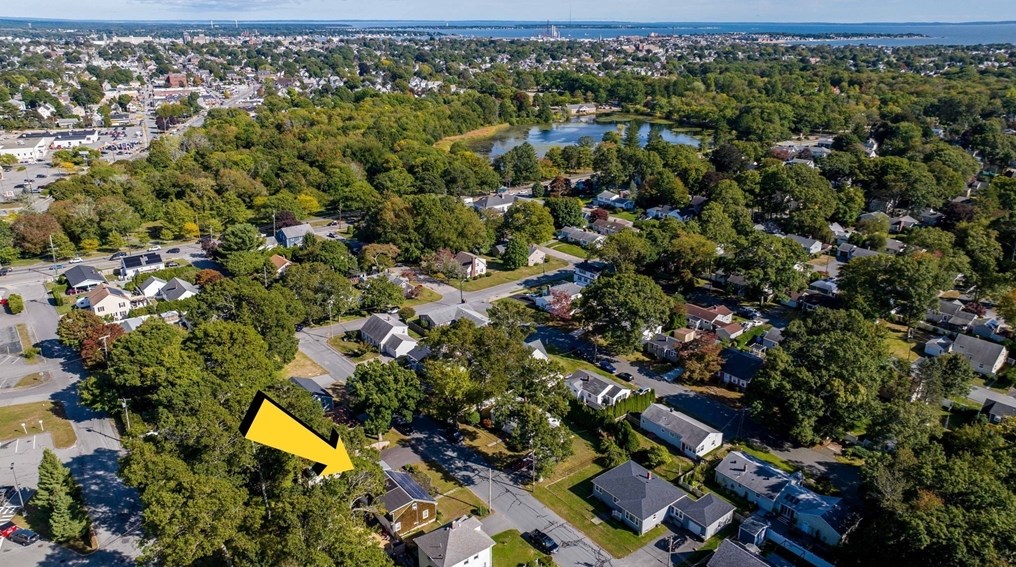 55 Lexington Ave, Dartmouth MA 02747-3407 exterior