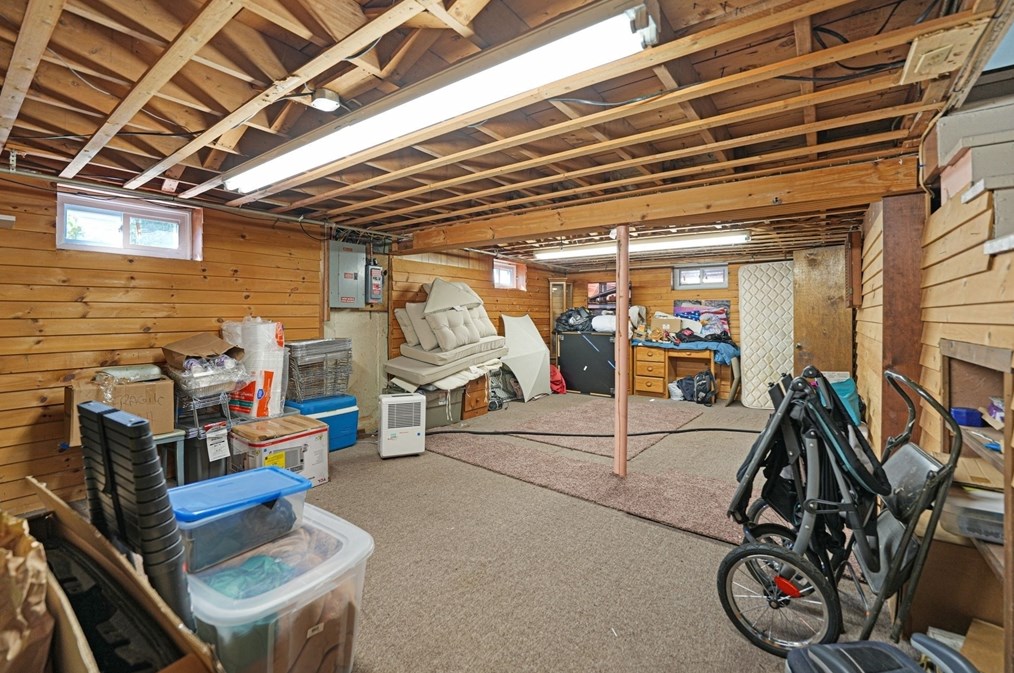 55 Lexington Ave, Dartmouth MA 02747-3407 exterior