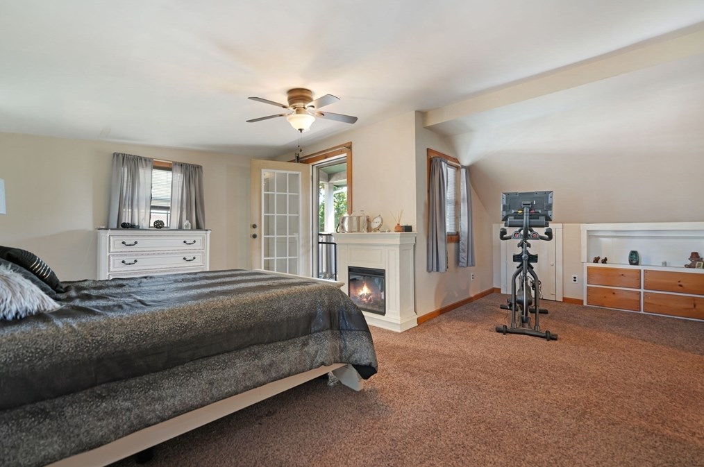 55 Lexington Ave, Dartmouth MA 02747-3407 exterior