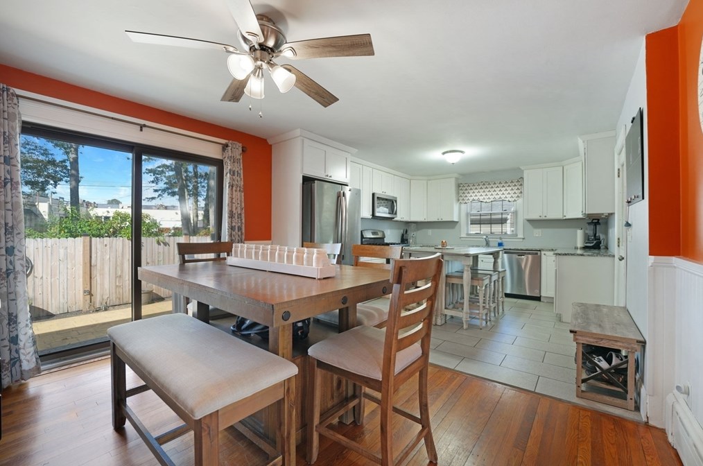 55 Lexington Ave, Dartmouth MA 02747-3407 exterior