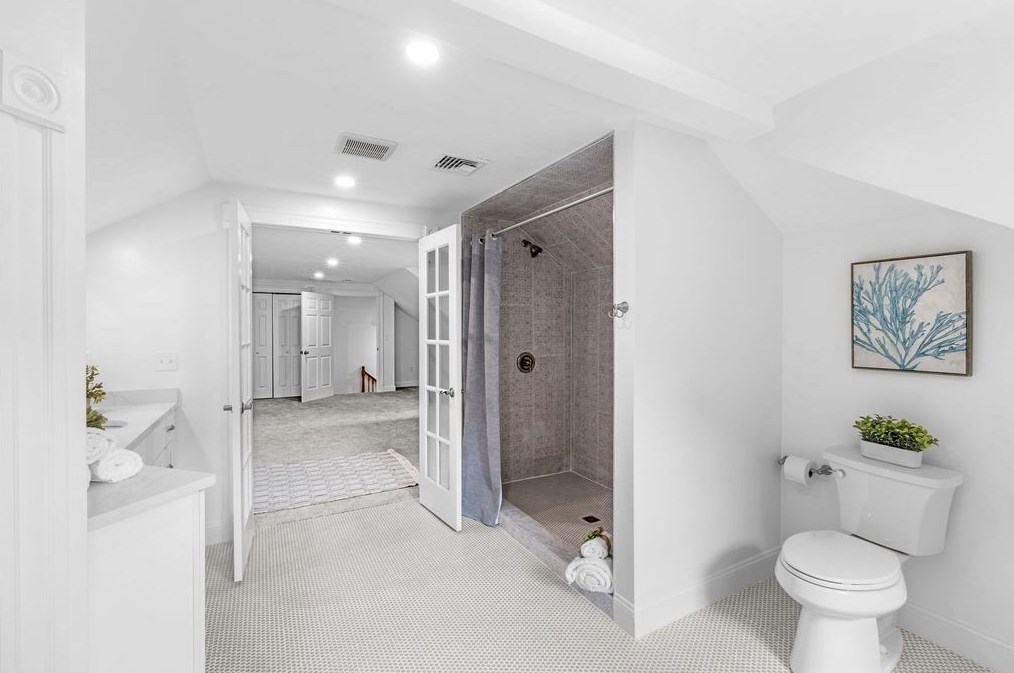 451 Matfield St, West Bridgewater MA  02379-1343 exterior