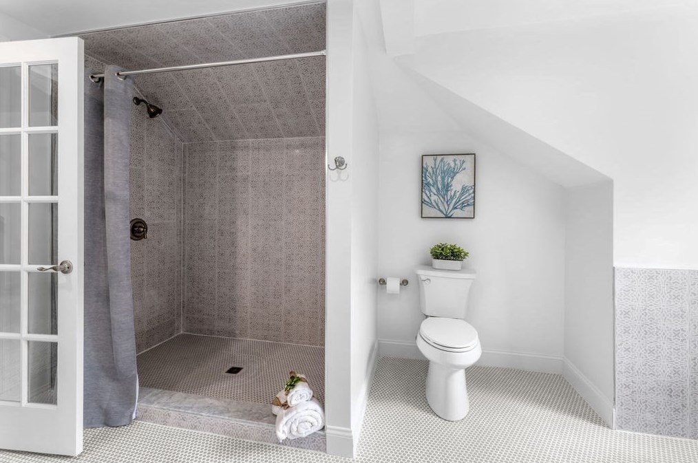 451 Matfield St, West Bridgewater MA  02379-1343 exterior