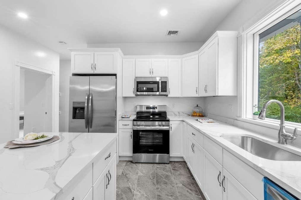 451 Matfield St, West Bridgewater MA  02379-1343 exterior