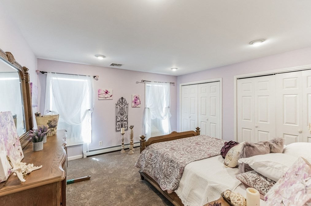 1 Aster Ln, Dartmouth MA 02748-1785 exterior