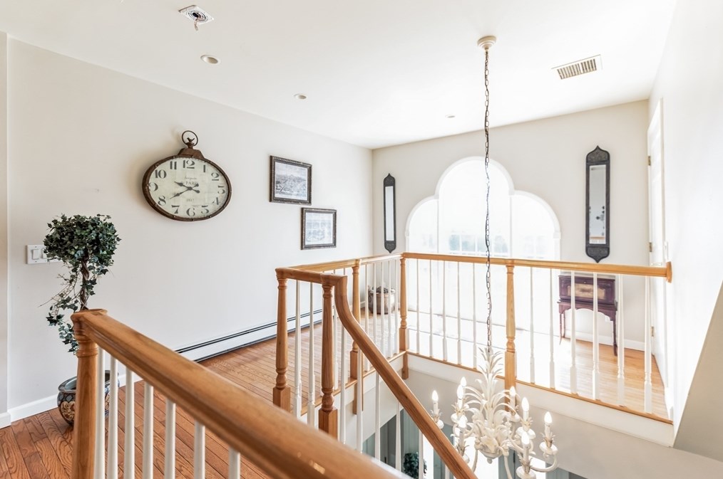 1 Aster Ln, Dartmouth MA 02748-1785 exterior