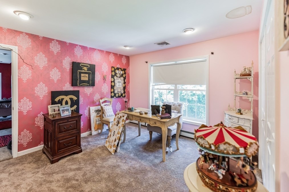 1 Aster Ln, Dartmouth MA 02748-1785 exterior