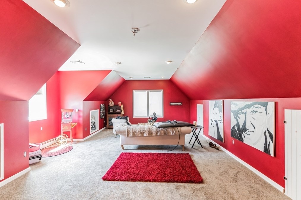 1 Aster Ln, Dartmouth MA 02748-1785 exterior