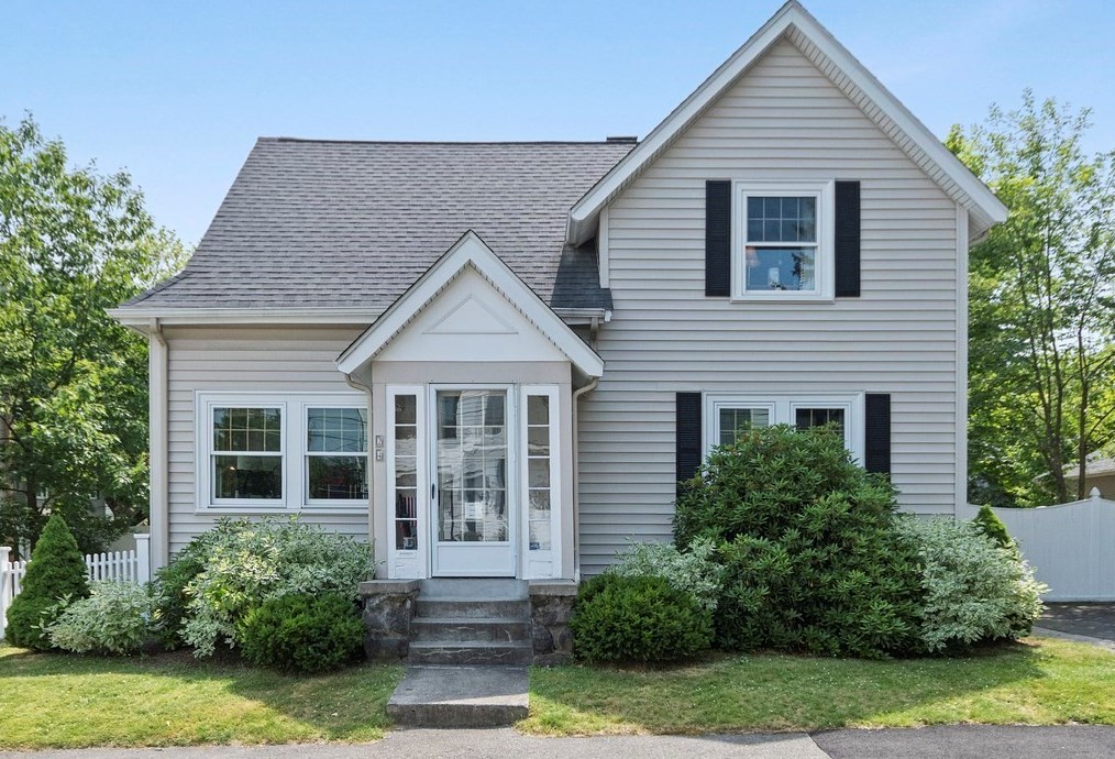 24 Tolman St, Waltham, MA 02453