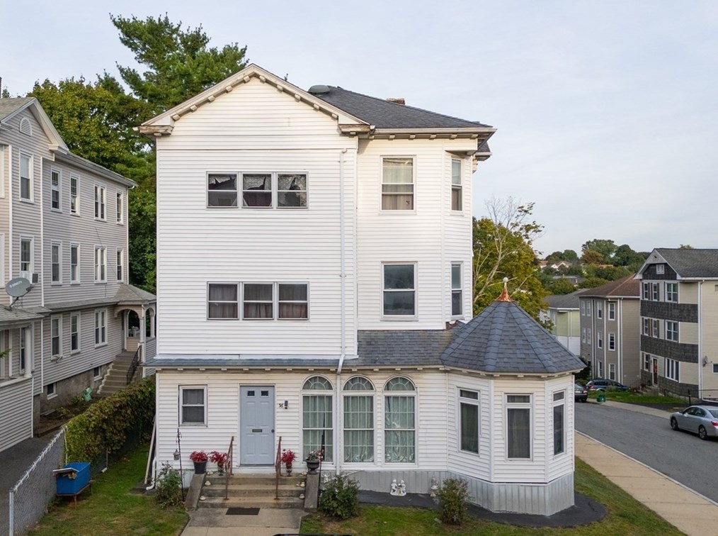 36 Plantation St, Worcester, MA 01604-4756