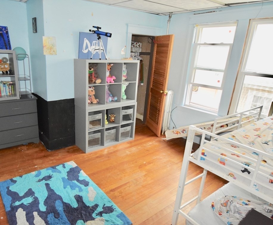 36 Plantation St, Worcester MA 01604-4756 exterior