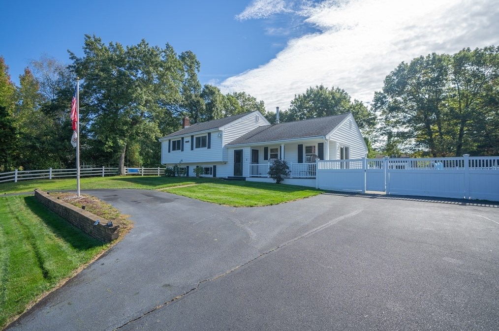5 Phinney Ln, Plymouth, MA 02360