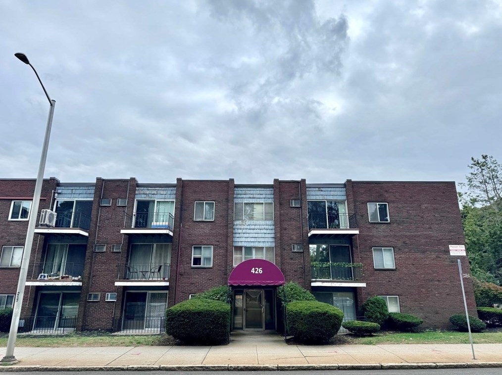 426 Pleasant St #3, Malden, MA 02148