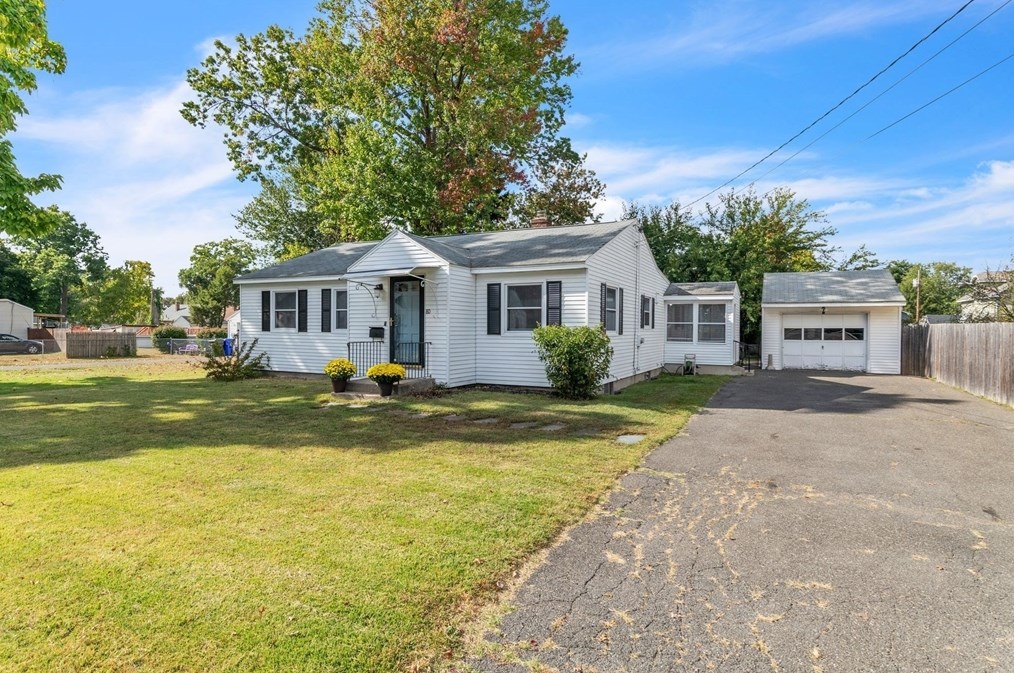 80 Victoria St, Springfield, MA 01104