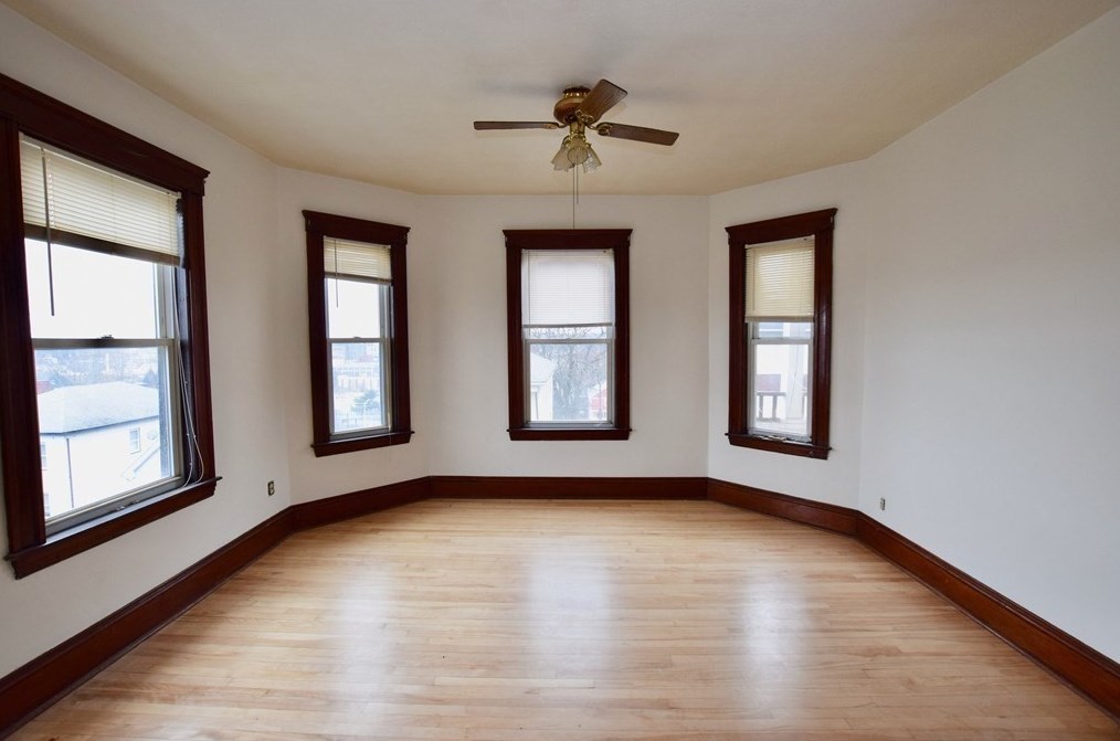 38 Merrifield St, Worcester, MA 01605 exterior