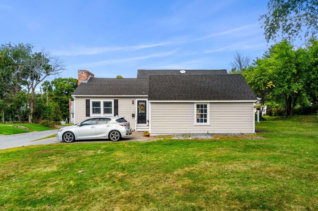 755 Merrimack St, Lowell MA 01852-5903 exterior