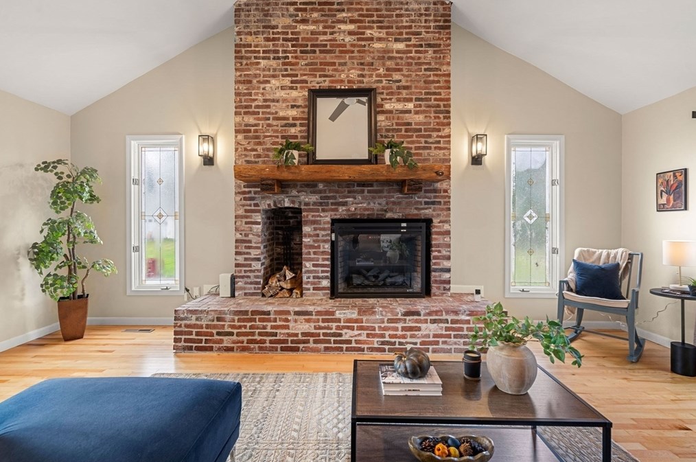 755 Merrimack St, Lowell MA 01852-5903 exterior