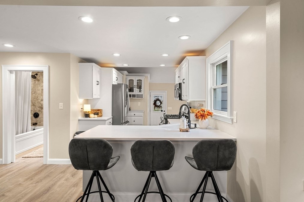 755 Merrimack St, Lowell MA 01852-5903 exterior