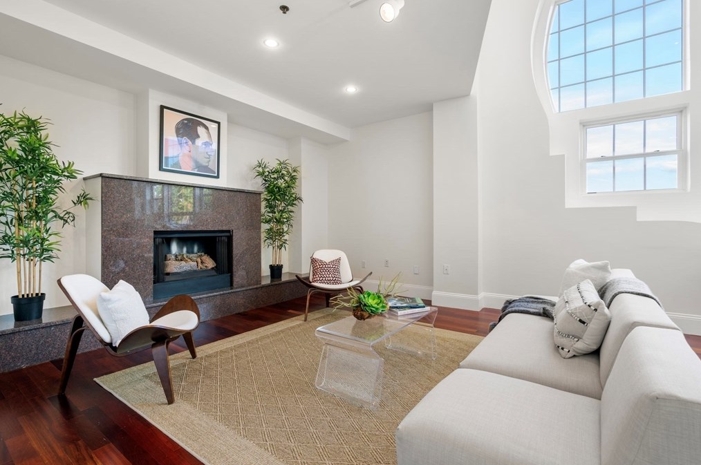 515 Centre St #7, Newton, MA 02458