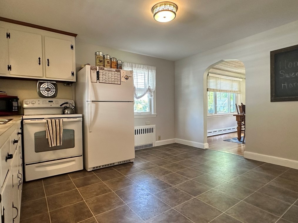 526 Commercial St, Weymouth MA 02188-3705 exterior