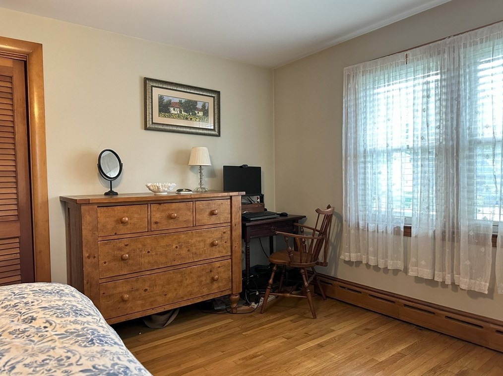 526 Commercial St, Weymouth MA 02188-3705 exterior