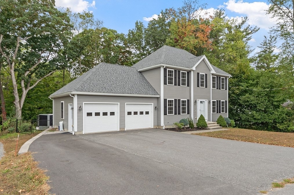 156 Willow St, Leominster, MA 01453