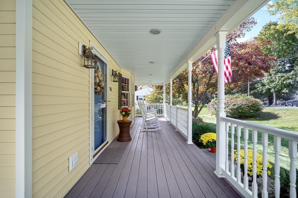 211 Mosier St, South Hadley, MA 01075