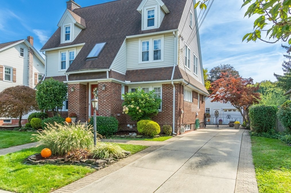 73 Reed St, Agawam, MA 01001