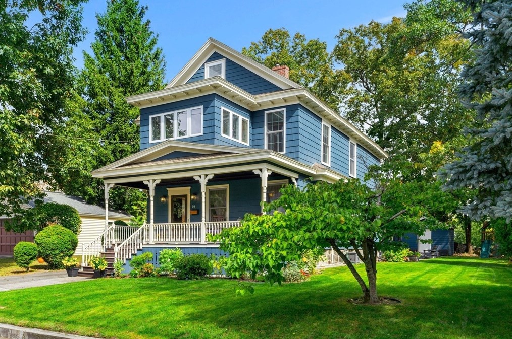 94 Sanders Ave, Lowell, MA 01851