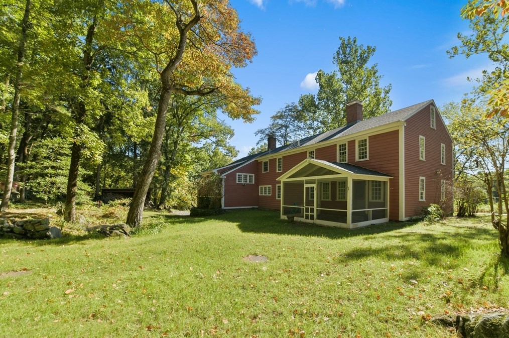 469 East St, Carlisle, MA 01741