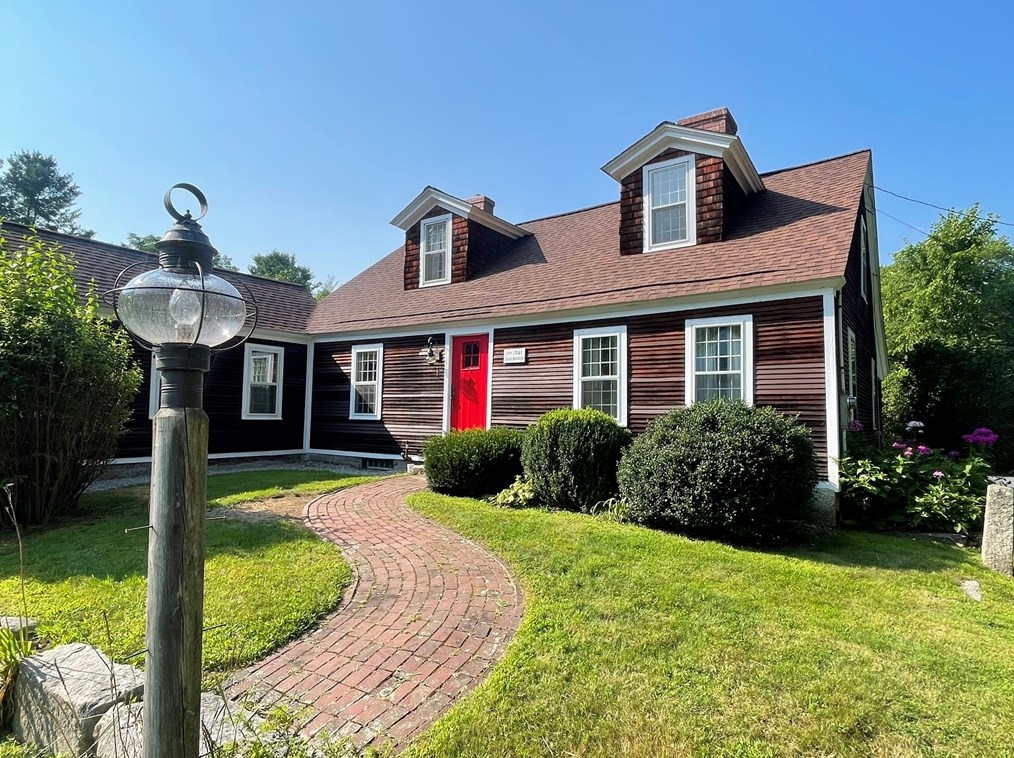 86 Fowler St, Upton, MA 01568