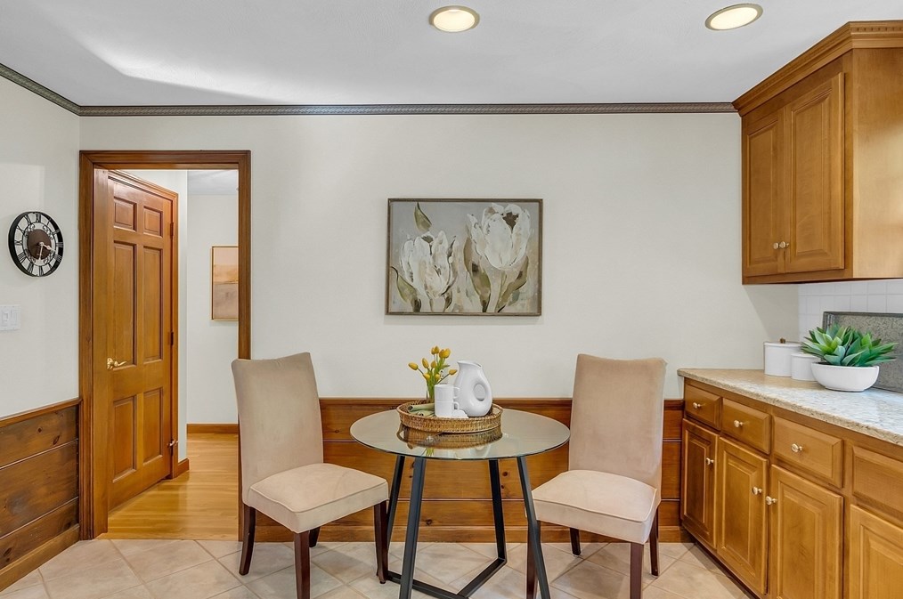 44 Thomas Dr, Chelmsford MA 01824-2010 exterior