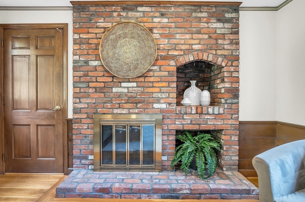 44 Thomas Dr, Chelmsford MA 01824-2010 exterior