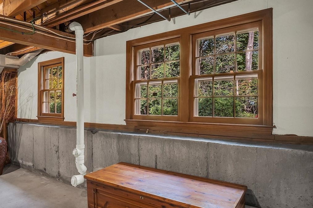 44 Thomas Dr, Chelmsford MA 01824-2010 exterior