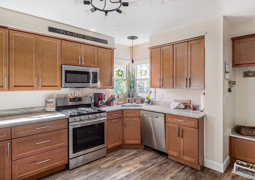 465 Chandler St, Worcester, MA 01602 exterior