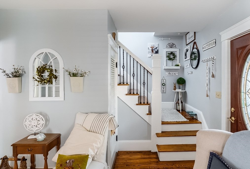 465 Chandler St, Worcester MA 01602-2935 exterior