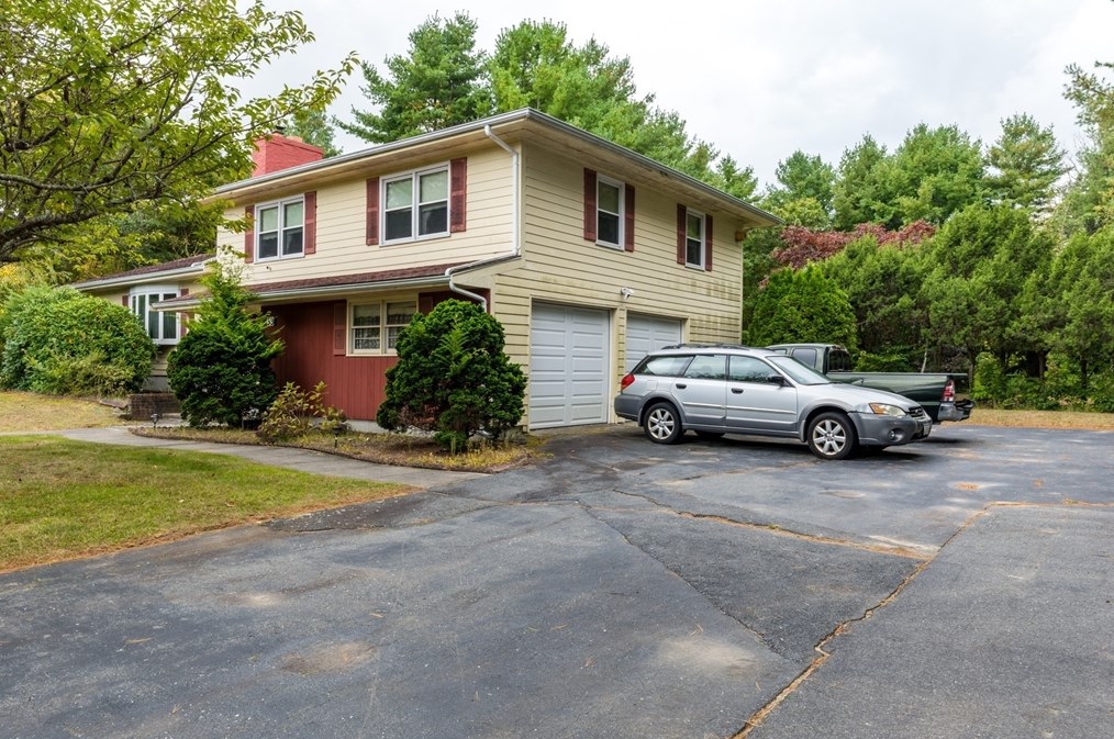 53 Tucker Ln, Dartmouth, MA 02747 exterior