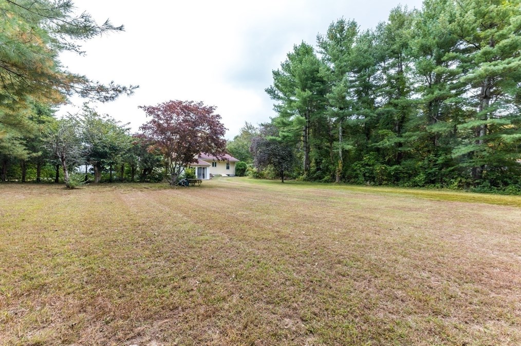 53 Tucker Ln, Dartmouth MA 02747-3528 exterior