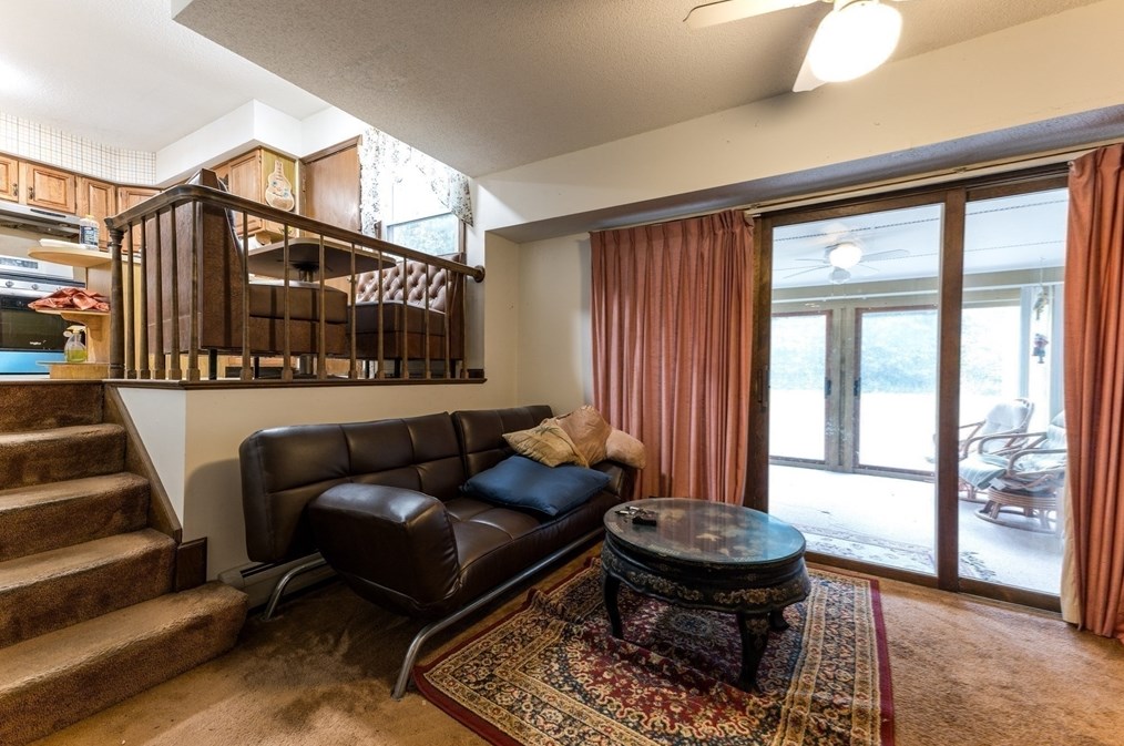 53 Tucker Ln, Dartmouth MA 02747-3528 exterior