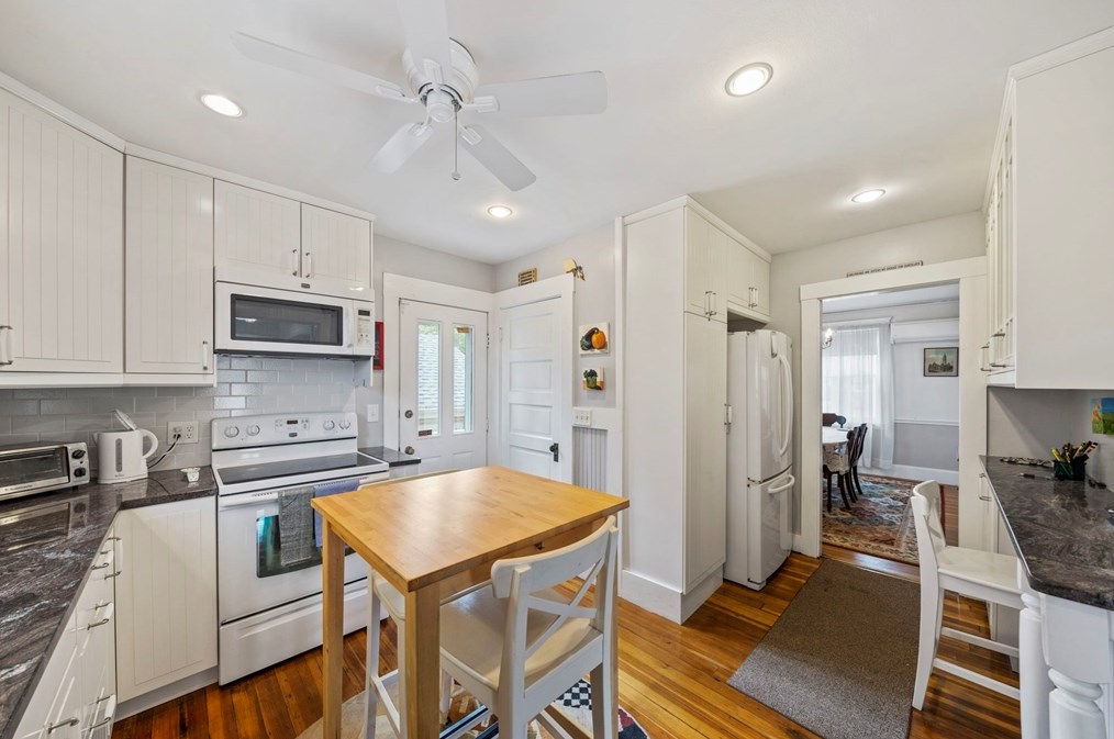 75 Greenleaf St, Quincy MA  02169-4429 exterior